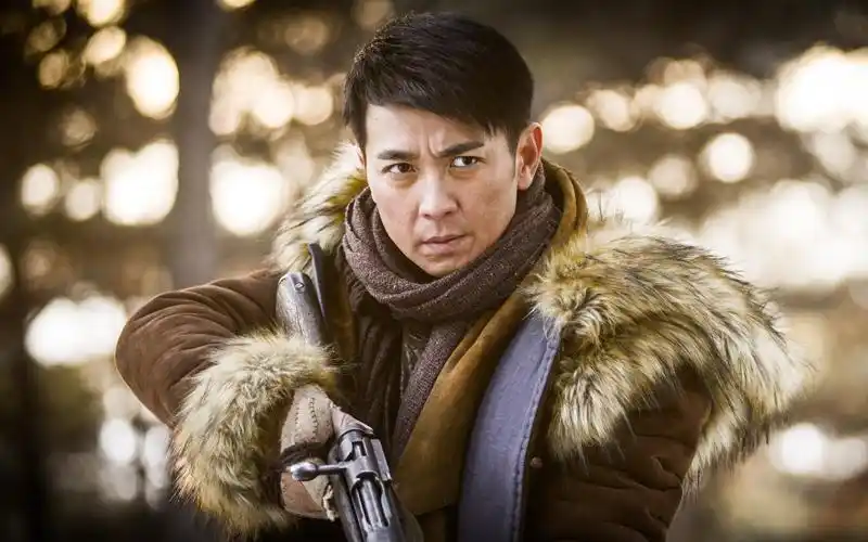 组图:《雪海》杀青曝剧照 保剑锋化身神秘枪王_高清图集_新浪网