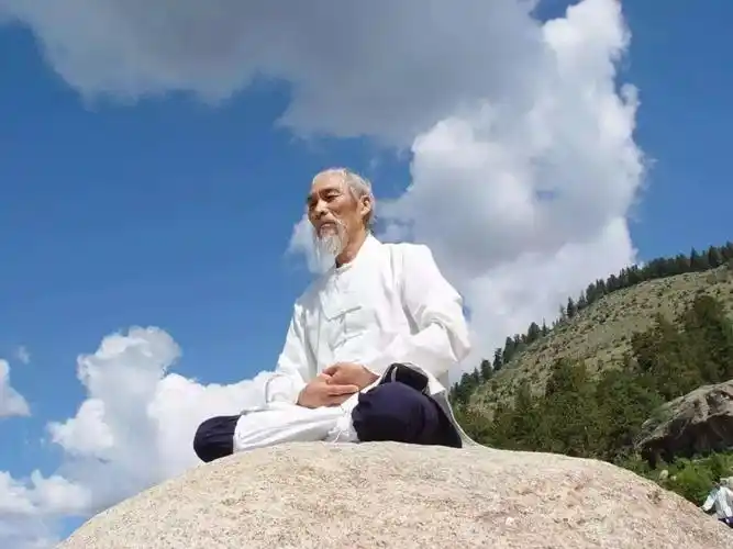 为什么打坐练功时会出现腿麻根本原因就是这两点掌握这两个诀窍腿麻