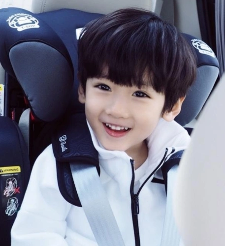 听过太多的最美宝宝,相信大家都不陌生的就是瑞典一个小女孩,一出生就