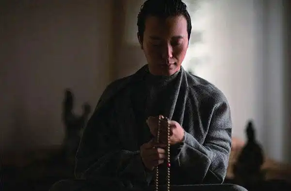 李玉刚回应出家传闻 赵宝刚怒揭影视圈潜规则