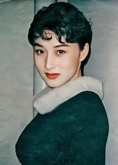 利智年轻时有多美?李连杰接受采访时:我可以断送前程,为她而死