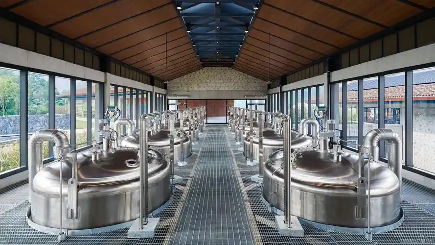 坐落在峨眉山山麓的保乐力加麦芽威士忌酿酒厂-行业资讯-中国设计之窗