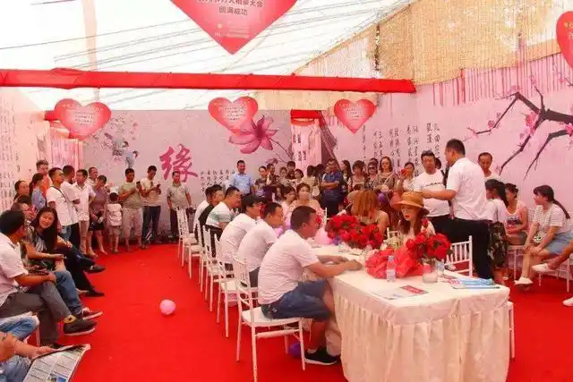 5女相100男,徐州一相亲大会,男女比例严重失衡