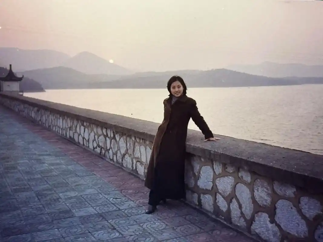 妈妈的旧照片 - 抖音