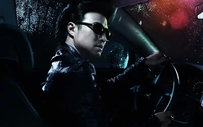 汪峰摇滚歌手酷黑电脑桌面壁纸