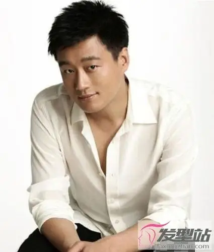 国字脸男生适合什么发型 时髦帅气尽显阳刚男人味