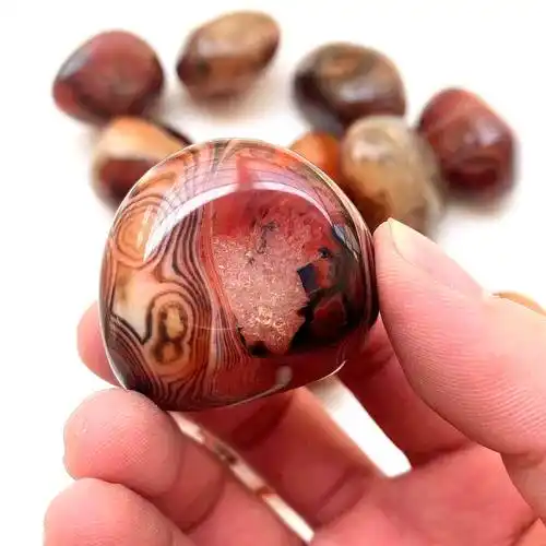 家庭装饰用天然红丝玛瑙水晶疗愈石灵气玛瑙棕榈石 - buy crystal