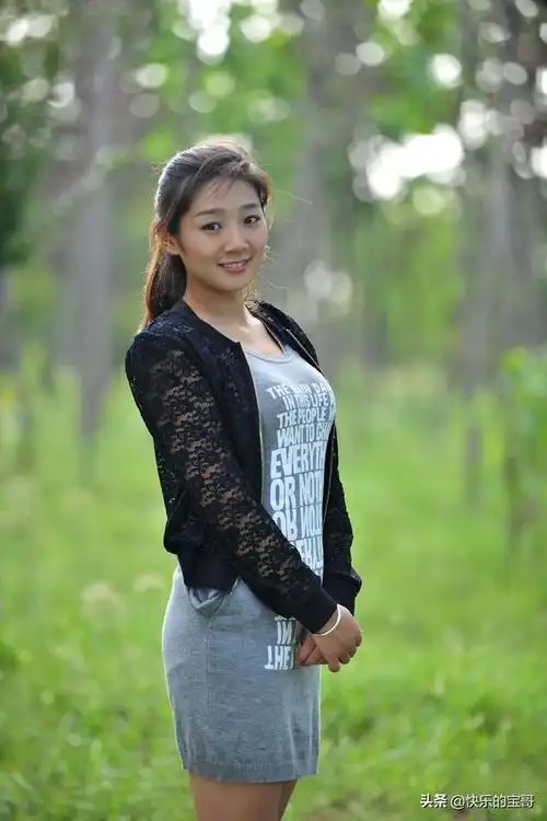 美图欣赏相貌干净清秀的姑娘特别养眼