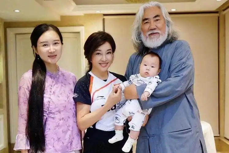 张纪中尽孝时很坦然