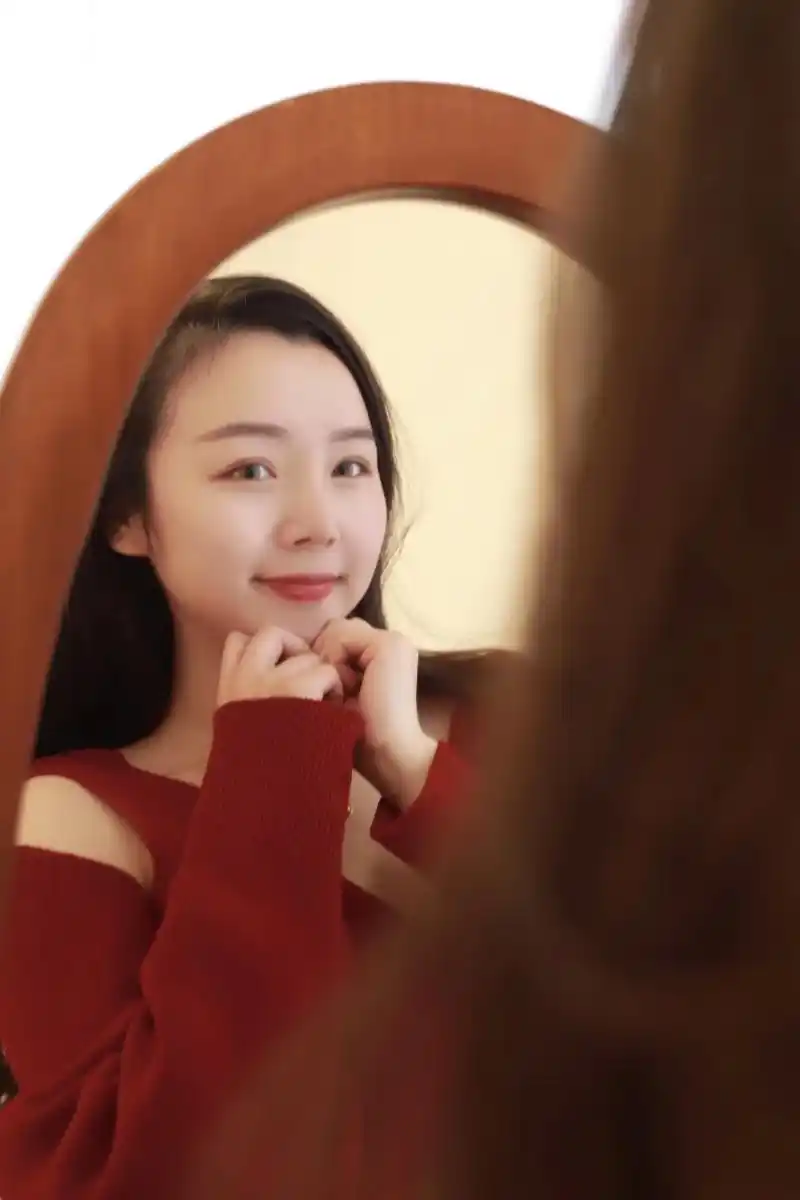 16615双手托下巴 - 抖音