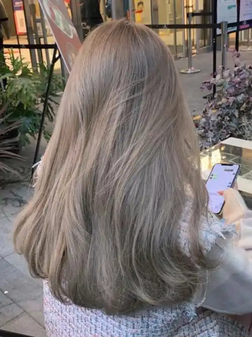 染过最显白的发色78亚麻灰棕色06