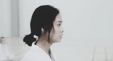 看见朱茵这张侧颜照,难怪周星驰会选择黄圣依