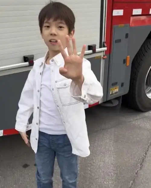 霍思燕杜江出游 女方发福明显男方穿搭被嘲难看——上海热线娱乐频道