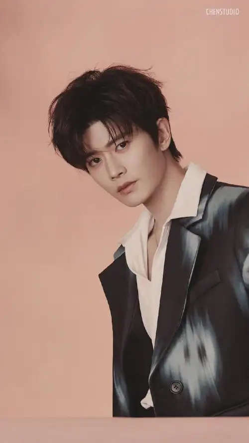 为你准备礼物,为你画画写字,听你叨叨叨叨的人都很可爱@任嘉伦allen