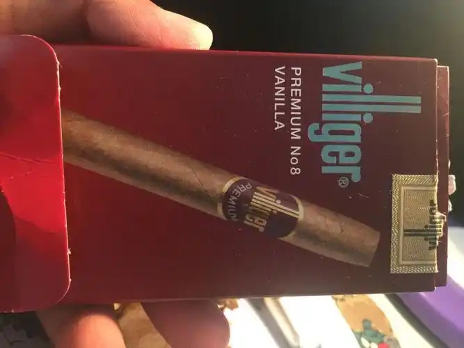 大神帮忙看看这只威力8号雪茄是真的吗?谢谢