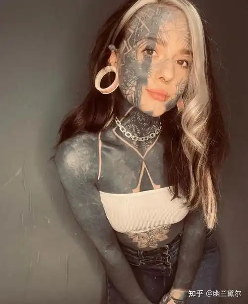 黑色通体改造纹身 英国 纳丁·安德森(nadine anderson) - 知乎