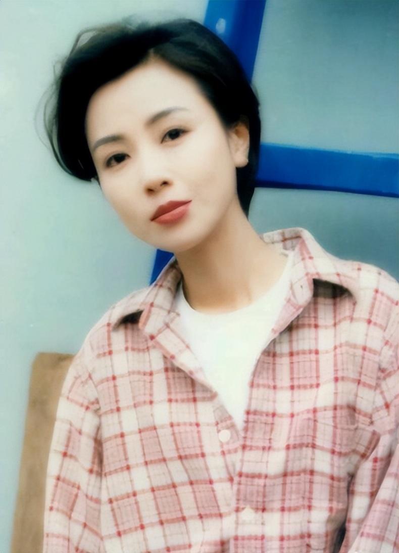 能驾驭得了"短发"的女星,只服这10位,热巴等人就别硬上弓了