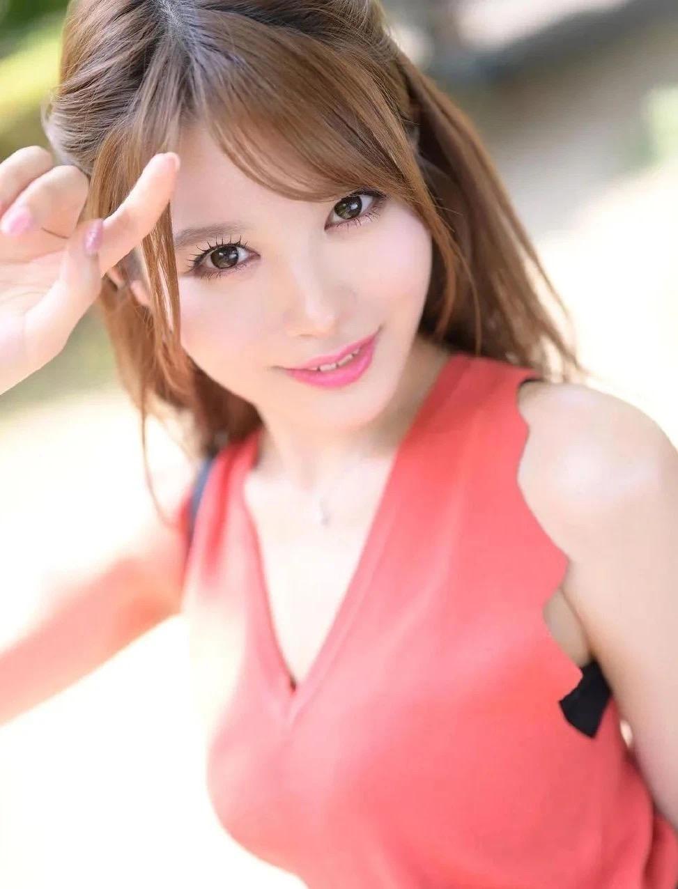 相泽南于中国台湾宣布隐退,泪洒机场